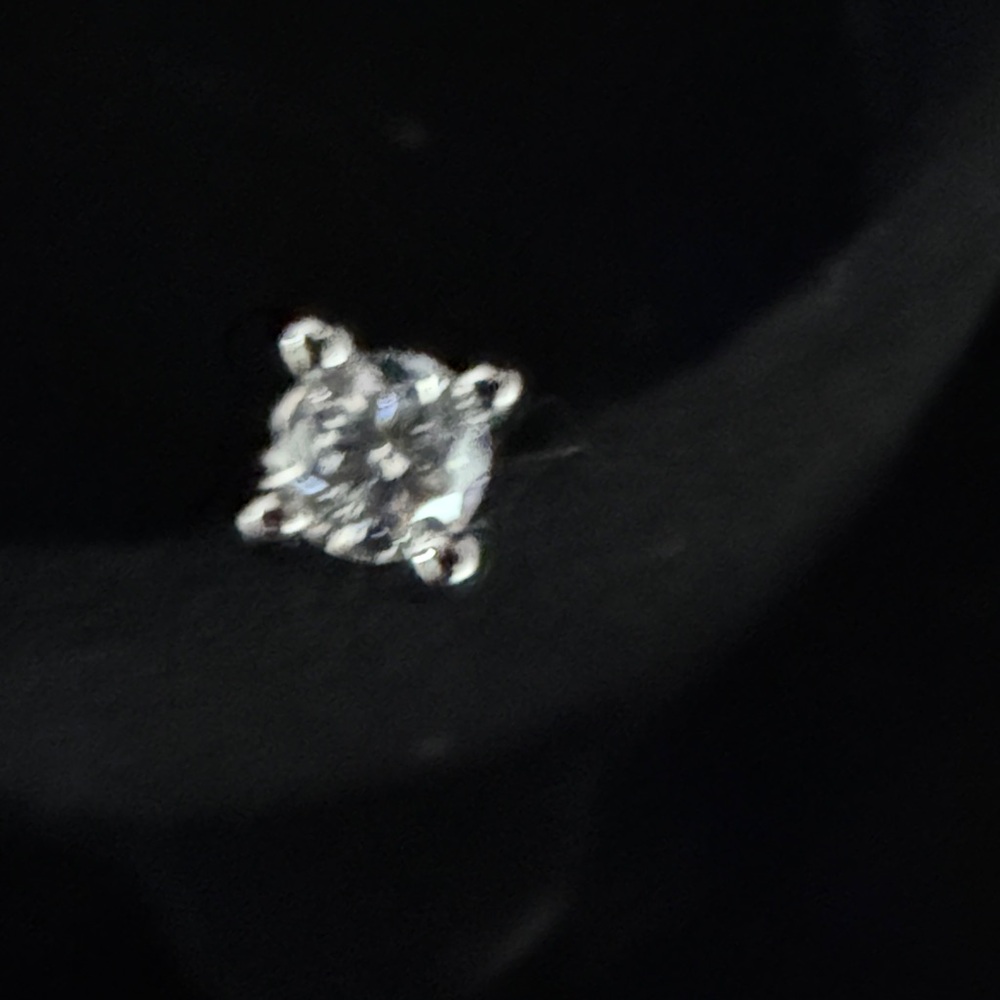 New Moissanite 925 sterling silver Screw-back Stud Earrings - Picture 2 of 3